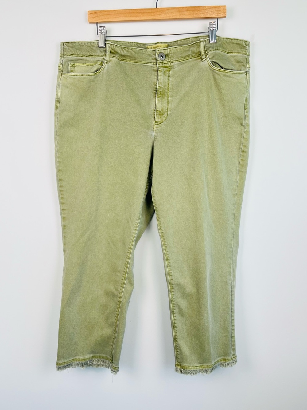 J.Jill denim Authentic Fit Cropped olive green cotton spandex raw hem jeans, 18.